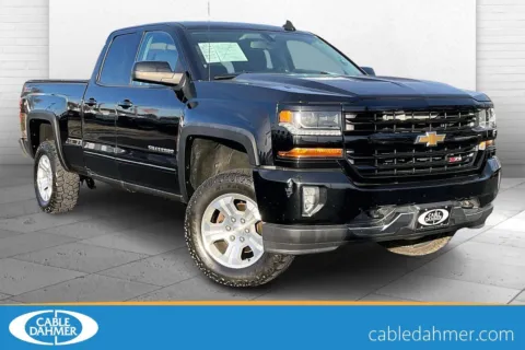 Black 2017 Chevrolet Silverado 1500 LT for sale in Independence, MO