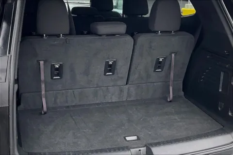 More photos of 2025 GMC Acadia Elevation at Cable Dahmer Chevrolet of Independence, MO