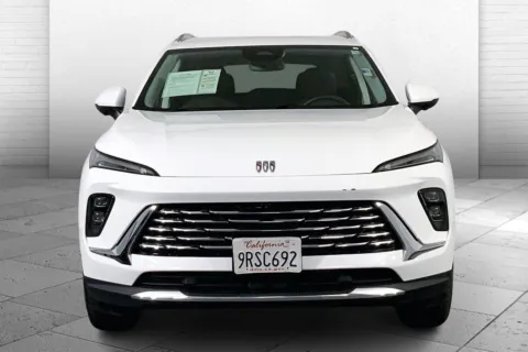 Photos of 2025 Buick Envision Preferred for sale in Independence, MO at Cable Dahmer Chevrolet of Independence