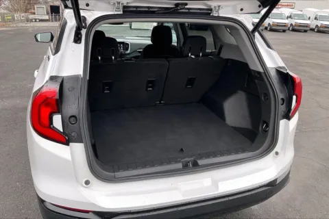 More photos of 2020 GMC Terrain SLE at Cable Dahmer Chevrolet of Independence, MO