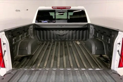 More photos of 2025 Chevrolet Silverado 1500 ZR2 at Cable Dahmer Chevrolet of Independence, MO