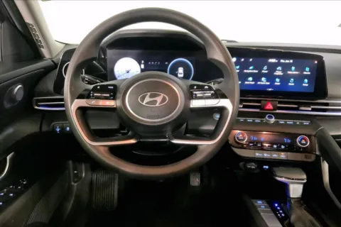 More photos of 2024 Hyundai Elantra SEL at Cable Dahmer Chevrolet of Independence, MO