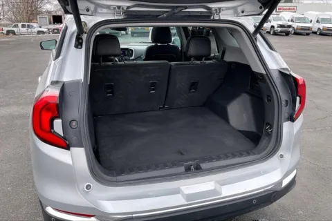 More photos of 2021 GMC Terrain SLT at Cable Dahmer Chevrolet of Independence, MO