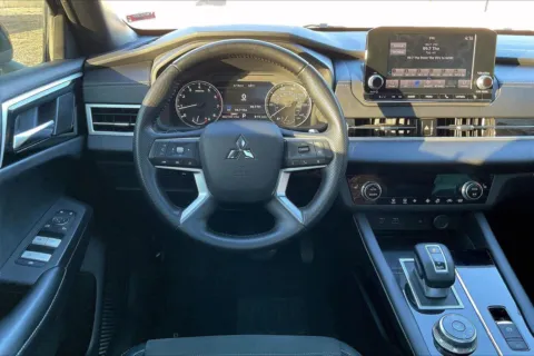 More photos of 2022 Mitsubishi Outlander SE at Cable Dahmer Chevrolet of Independence, MO