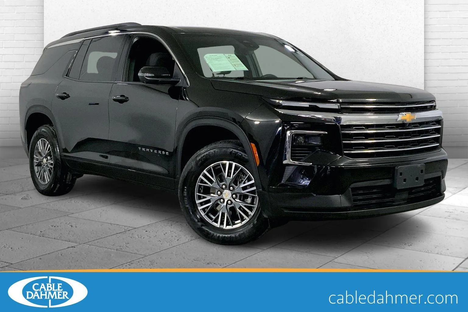 Black 2024 Chevrolet Traverse LT for sale in Independence, MO