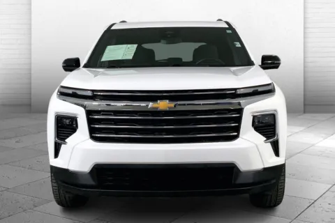 Photos of 2024 Chevrolet Traverse LT for sale in Independence, MO at Cable Dahmer Chevrolet of Independence