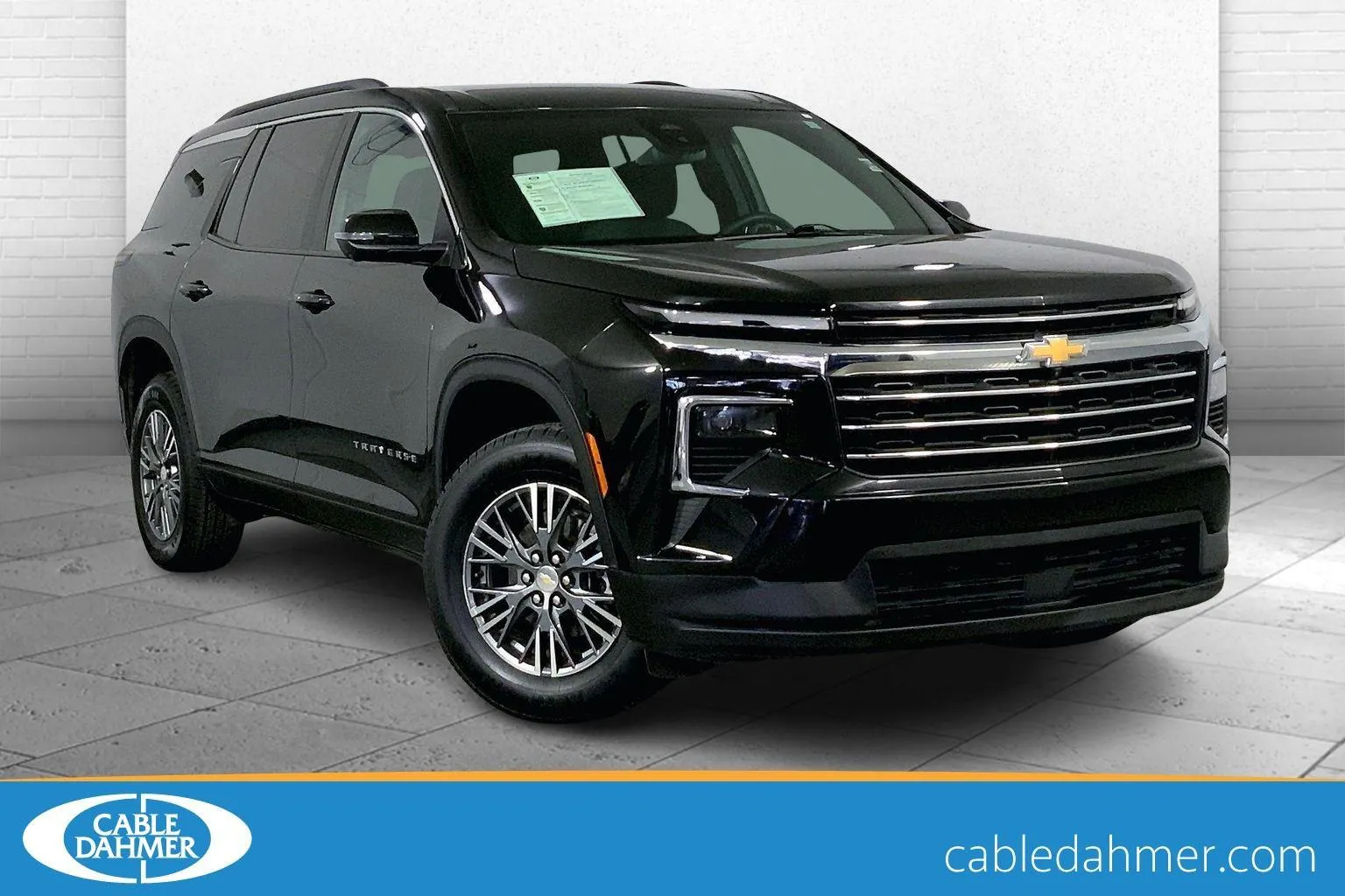 Black 2024 Chevrolet Traverse LT for sale in Independence, MO