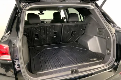 More photos of 2024 Chevrolet Equinox LT at Cable Dahmer Chevrolet of Independence, MO