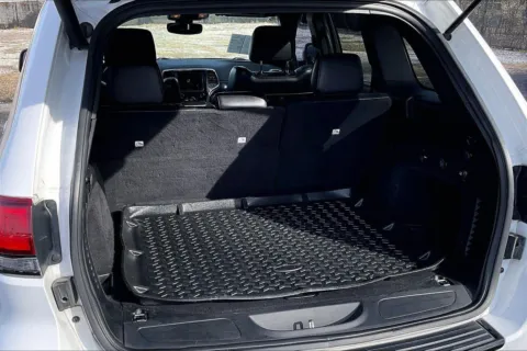 More photos of 2018 Jeep Grand Cherokee Altitude at Cable Dahmer Chevrolet of Independence, MO