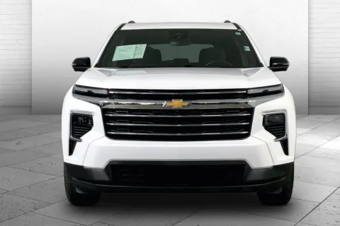 Photos of 2024 Chevrolet Traverse LT for sale in Independence, MO at Cable Dahmer Chevrolet of Independence