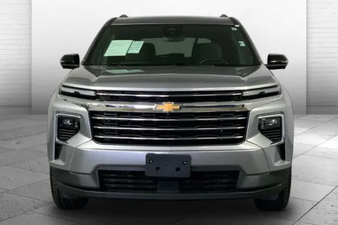 Photos of 2024 Chevrolet Traverse LT for sale in Independence, MO at Cable Dahmer Chevrolet of Independence