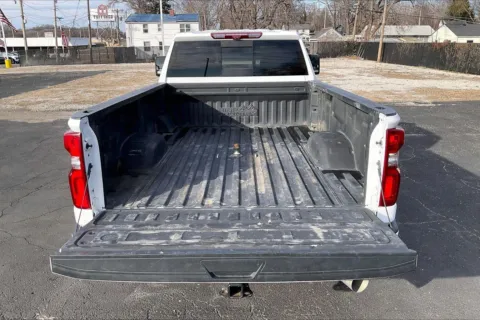 More photos of 2024 Chevrolet Silverado 3500 HD High Country at Cable Dahmer Chevrolet of Independence, MO