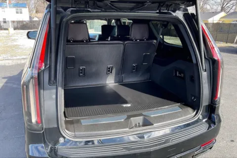 More photos of 2022 Cadillac Escalade ESV Sport Platinum at Cable Dahmer Chevrolet of Independence, MO