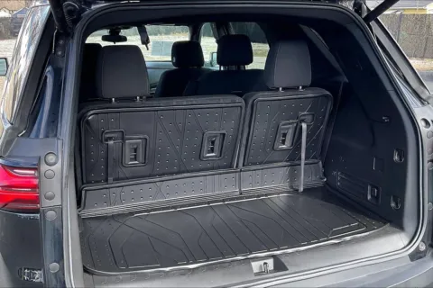 More photos of 2023 Chevrolet Traverse LT Cloth at Cable Dahmer Chevrolet of Independence, MO