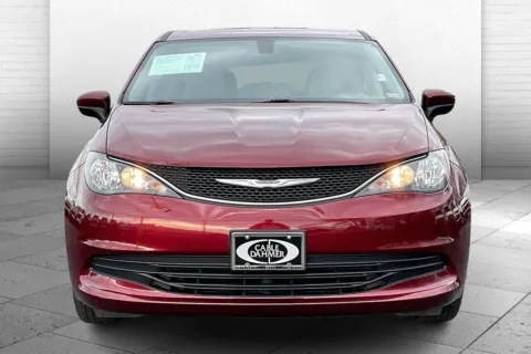 Photos of 2017 Chrysler Pacifica Touring for sale in Independence, MO at Cable Dahmer Chevrolet of Independence