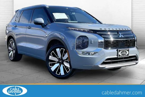 Silver 2025 Mitsubishi Outlander SEL for sale in Independence, MO