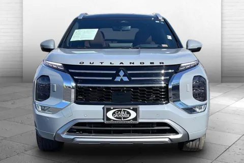 Photos of 2025 Mitsubishi Outlander SEL for sale in Independence, MO at Cable Dahmer Chevrolet of Independence