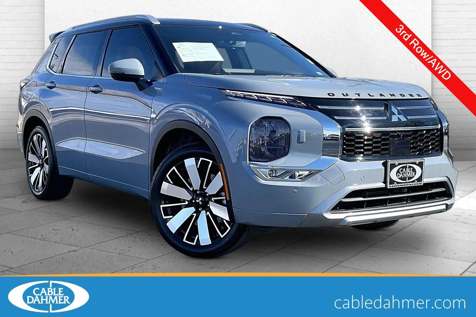 Silver 2025 Mitsubishi Outlander SEL for sale in Independence, MO