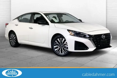 White 2024 Nissan Altima 2.5 SV for sale in Independence, MO