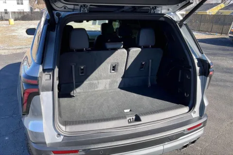 More photos of 2026 Chevrolet Traverse Z71 at Cable Dahmer Chevrolet of Independence, MO