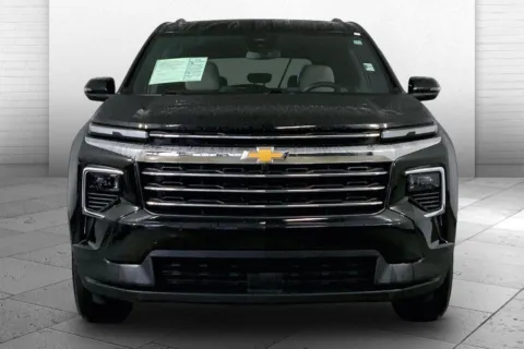 Photos of 2025 Chevrolet Traverse LT for sale in Independence, MO at Cable Dahmer Chevrolet of Independence