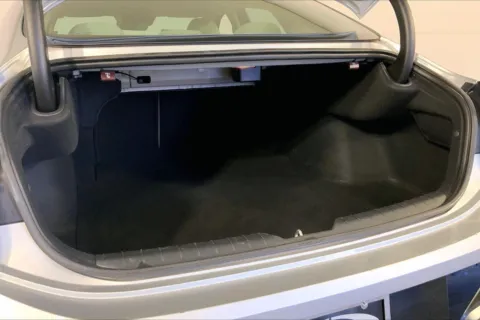 More photos of 2025 Hyundai Sonata Hybrid SEL at Cable Dahmer Chevrolet of Independence, MO