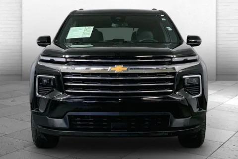 Photos of 2025 Chevrolet Traverse LT for sale in Independence, MO at Cable Dahmer Chevrolet of Independence