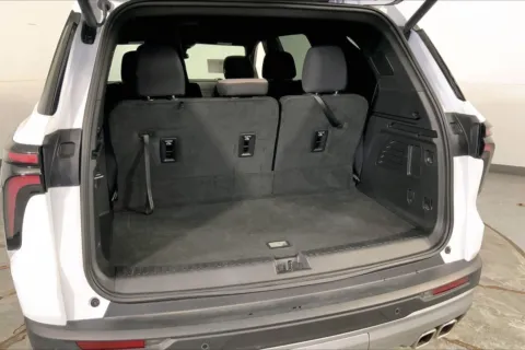 More photos of 2025 Chevrolet Traverse LT at Cable Dahmer Chevrolet of Independence, MO