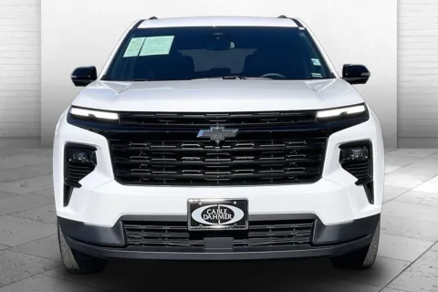 Photos of 2024 Chevrolet Traverse LT for sale in Independence, MO at Cable Dahmer Chevrolet of Independence