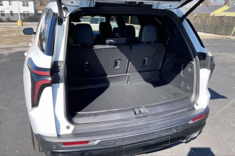 More photos of 2024 Chevrolet Traverse LT at Cable Dahmer Chevrolet of Independence, MO