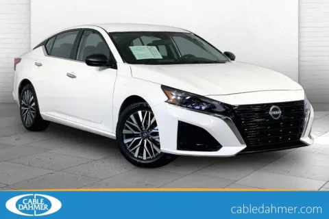 White 2025 Nissan Altima SV for sale in Independence, MO