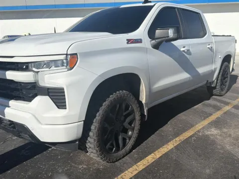 White 2024 Chevrolet Silverado 1500 RST for sale in Independence, MO