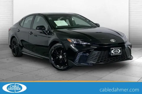 Black 2025 Toyota Camry LE for sale in Independence, MO