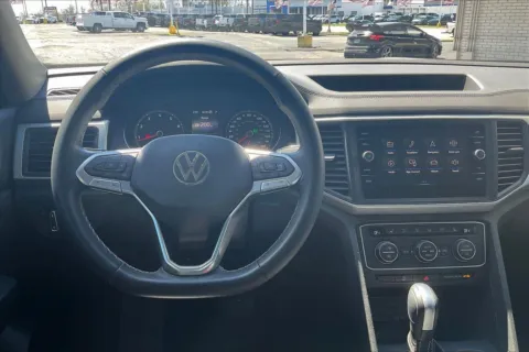 More photos of 2021 Volkswagen Atlas 3.6L V6 SE w/Technology at Cable Dahmer Chevrolet of Independence, MO