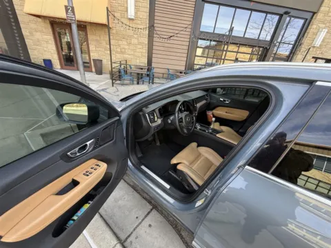 More photos of 2022 Volvo XC60 Inscription at Cable Dahmer Chevrolet of Independence, MO