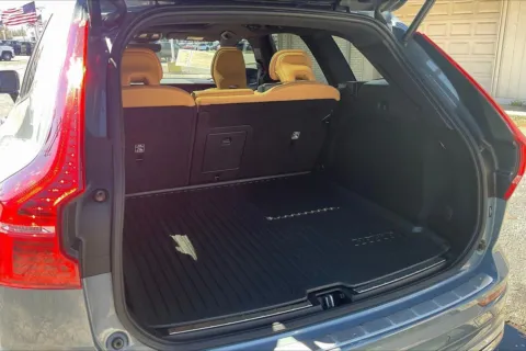 More photos of 2022 Volvo XC60 Inscription at Cable Dahmer Chevrolet of Independence, MO