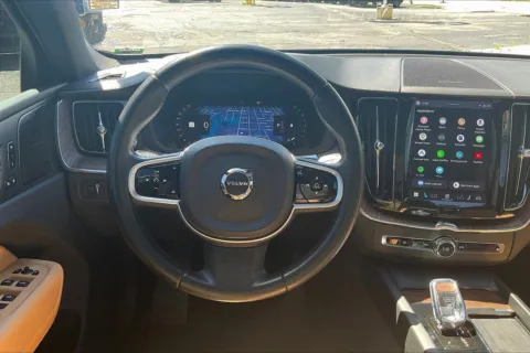 More photos of 2022 Volvo XC60 Inscription at Cable Dahmer Chevrolet of Independence, MO