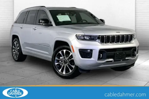 Silver 2022 Jeep Grand Cherokee Overland for sale in Independence, MO
