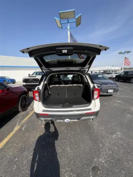 More photos of 2022 Ford Explorer Limited at Cable Dahmer Chevrolet of Independence, MO