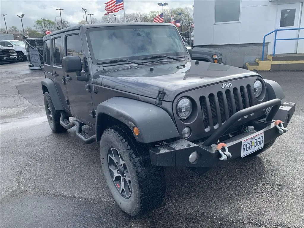 Gray 2018 Jeep Wrangler JK Unlimited Sport S for sale in Independence, MO