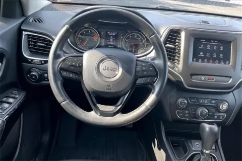 More photos of 2019 Jeep Cherokee Altitude at Cable Dahmer Chevrolet of Independence, MO