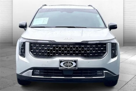 Photos of 2025 Kia Carnival SX for sale in Independence, MO at Cable Dahmer Chevrolet of Independence