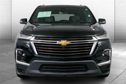Photos of 2023 Chevrolet Traverse High Country for sale in Independence, MO at Cable Dahmer Chevrolet of Independence