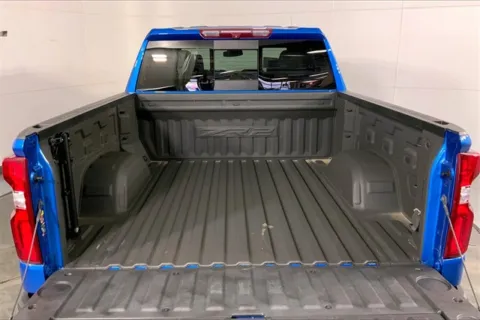 More photos of 2023 Chevrolet Silverado 1500 ZR2 at Cable Dahmer Chevrolet of Independence, MO