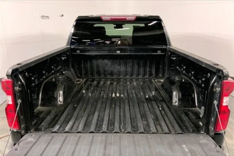 More photos of 2022 Chevrolet Silverado 1500 LT at Cable Dahmer Chevrolet of Independence, MO
