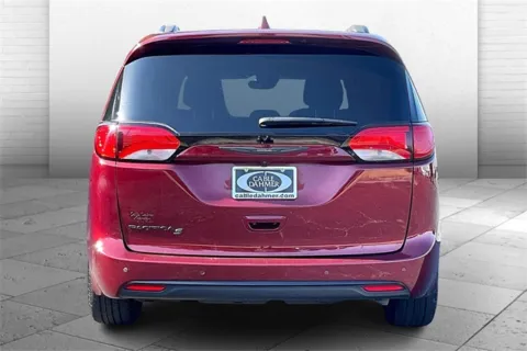 Another view of 2020 Chrysler Pacifica Touring L Plus for sale in Independence, MO at Cable Dahmer Chevrolet of Independence