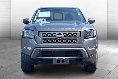 Photos of 2024 Nissan Frontier SV for sale in Independence, MO at Cable Dahmer Chevrolet of Independence