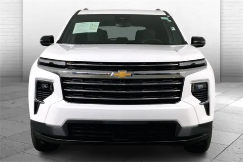 Photos of 2025 Chevrolet Traverse LT for sale in Independence, MO at Cable Dahmer Chevrolet of Independence
