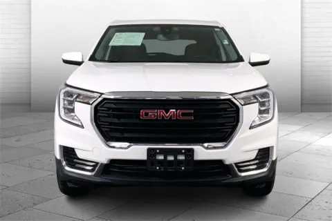 Photos of 2024 GMC Terrain SLE for sale in Independence, MO at Cable Dahmer Chevrolet of Independence