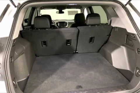 More photos of 2024 GMC Terrain SLE at Cable Dahmer Chevrolet of Independence, MO
